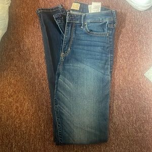 HOLLISTER HIGH RISE SUPER SKINNY JEANS